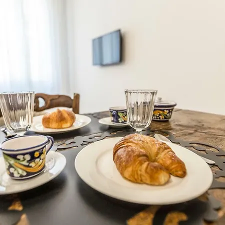Elegant San Domenico - The Place Apartment Bologna